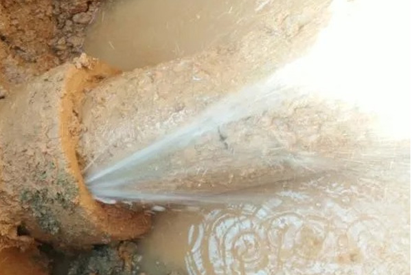 消防管道漏水怎么办？   