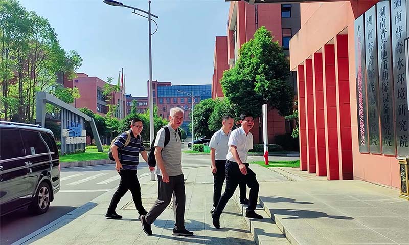 哈工大袁一星教授、中国计量大学张鹏老师莅临我院交流合作